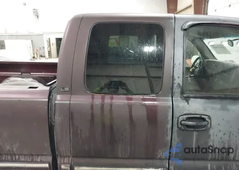 2002 Chevrolet Silverado 1500 Ls z USA, uszkodzony, nr VIN 2GCEK19V421125370